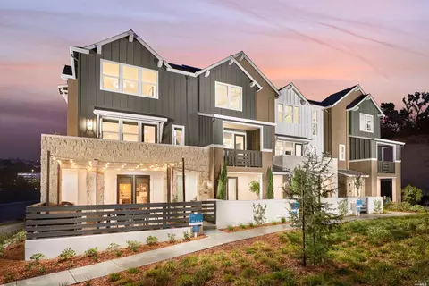 521 Semillon Ln, Santa Rosa, CA 95403