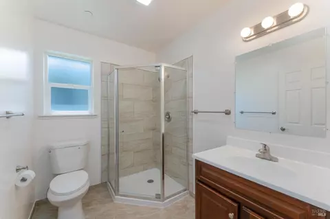 Bath - 355 North St, Willits, CA 95490 photo 1 of 2