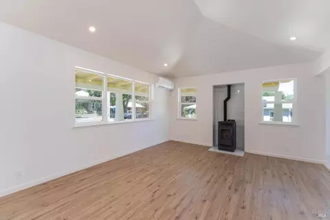 Living - 355 North St, Willits, CA 95490 photo 2 of 3