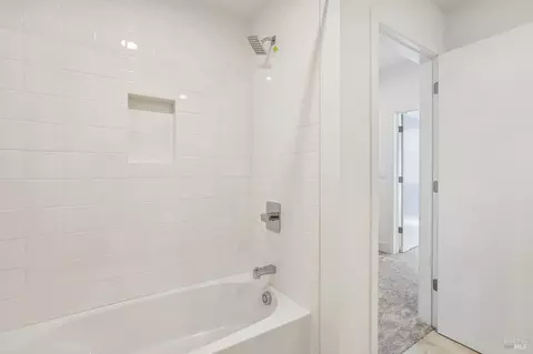 Bath - 1757 Capulet Dr, Milpitas, CA 95035 photo 2 of 4