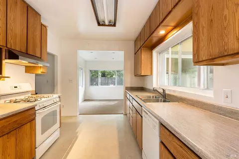 Kitchen - 720 Windsor River Rd, Windsor, CA 95492 photo 1 of 3