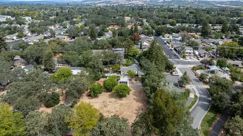 View/Area - 720 Windsor River Rd, Windsor, CA 95492 photo 2 of 2