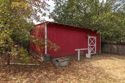 Exterior - 720 Windsor River Rd, Windsor, CA 95492 photo 17 of 22