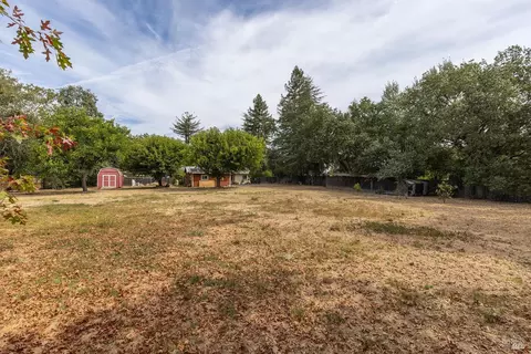 Exterior - 720 Windsor River Rd, Windsor, CA 95492 photo 18 of 22