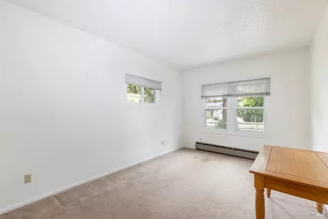 Bedroom - 720 Windsor River Rd, Windsor, CA 95492 photo 1 of 4