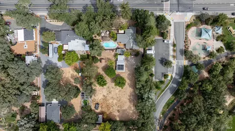 View/Area - 720 Windsor River Rd, Windsor, CA 95492 photo 1 of 2