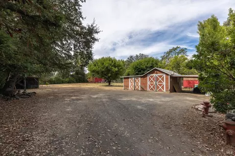 Exterior - 720 Windsor River Rd, Windsor, CA 95492 photo 3 of 22