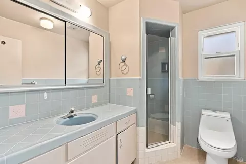 Bath - 8607 Cypress Ave, Cotati, CA 94931 photo 3 of 4