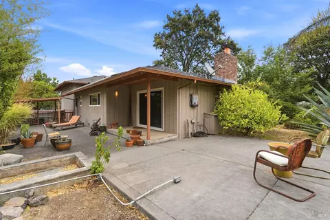 Exterior - 8607 Cypress Ave, Cotati, CA 94931 photo 7 of 10