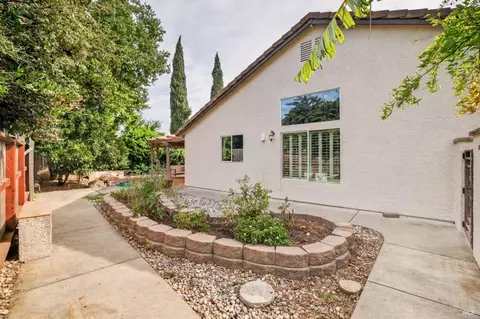 Exterior - 1610 W H St, Dixon, CA 95620 photo 10 of 11