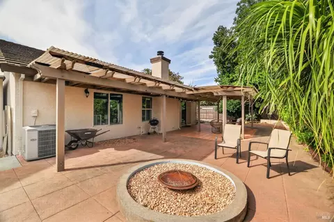 Exterior - 1610 W H St, Dixon, CA 95620 photo 6 of 11