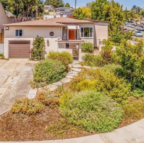 Exterior - 186 Greenfield Ave, Vallejo, CA 94590 photo 2 of 11