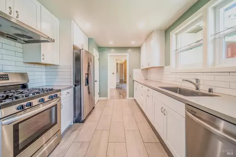 Kitchen - 186 Greenfield Ave, Vallejo, CA 94590 photo 1 of 1