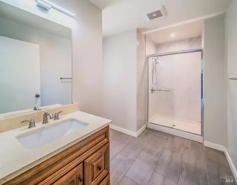 Bath - 186 Greenfield Ave, Vallejo, CA 94590 photo 2 of 3