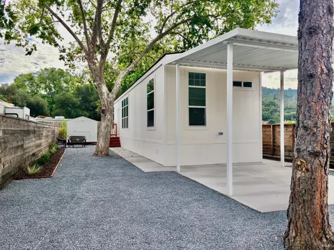 890 Rockwell Rd #1, Cloverdale, CA 95425