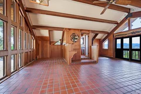 Living - 26801 Oak Knoll Ter, Cloverdale, CA 95425 photo 4 of 5