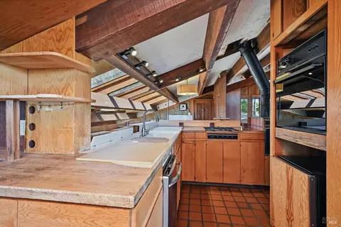 Kitchen - 26801 Oak Knoll Ter, Cloverdale, CA 95425 photo 1 of 3