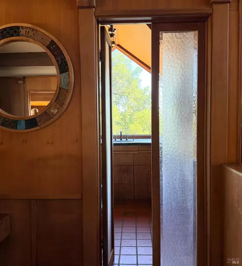 Entry Way - 26801 Oak Knoll Ter, Cloverdale, CA 95425 photo 3 of 3