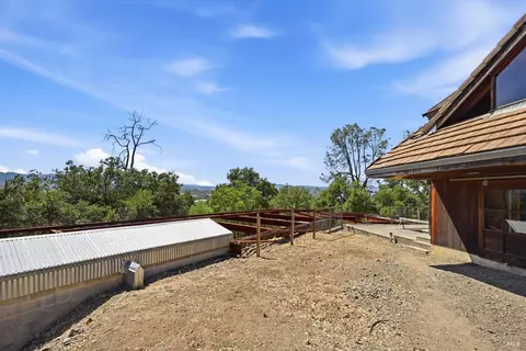 Exterior - 26801 Oak Knoll Ter, Cloverdale, CA 95425 photo 10 of 14
