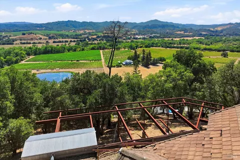 View/Area - 26801 Oak Knoll Ter, Cloverdale, CA 95425 photo 5 of 8