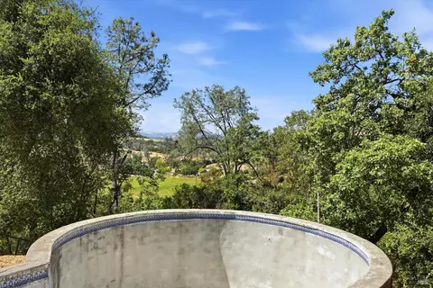 Exterior - 26801 Oak Knoll Ter, Cloverdale, CA 95425 photo 8 of 14