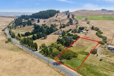 6157 Bodega Ave, Petaluma, CA 94952 photo 2