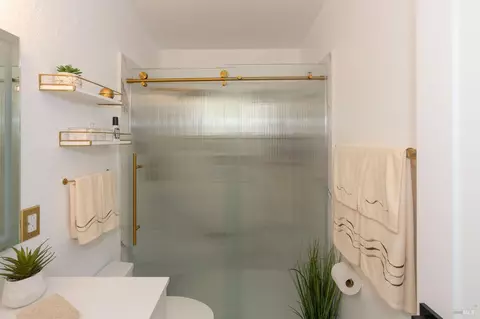 Bath - 159 Maywood Dr, Vallejo, CA 94591 photo 2 of 2