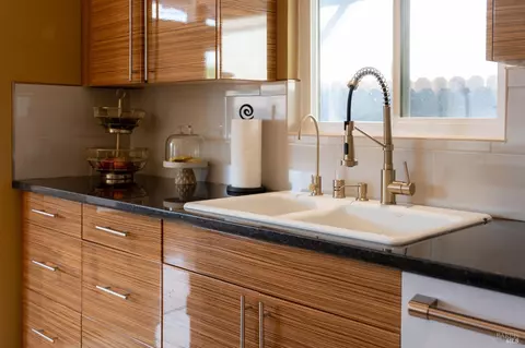 Kitchen - 159 Maywood Dr, Vallejo, CA 94591 photo 5 of 9