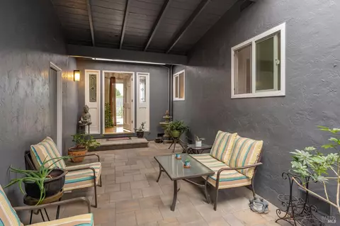 Exterior - 159 Maywood Dr, Vallejo, CA 94591 photo 6 of 9