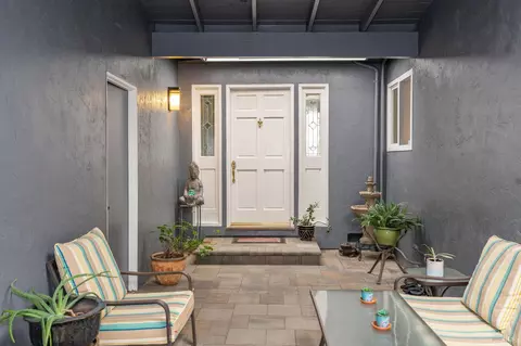 Entry Way - 159 Maywood Dr, Vallejo, CA 94591 photo 1 of 4