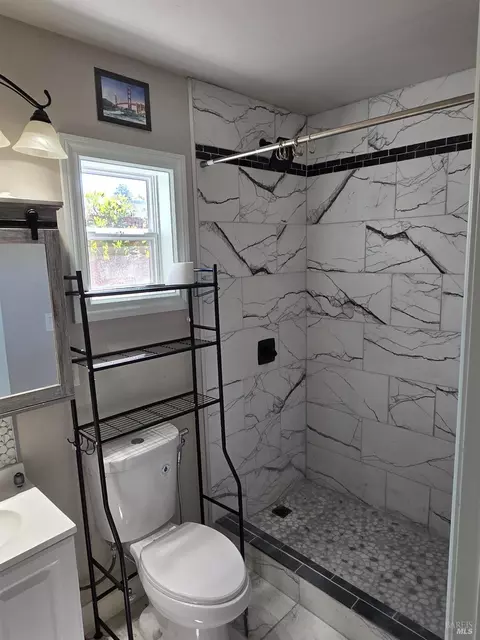 Bath - 1217 Florida St, Vallejo, CA 94590 photo 3 of 3