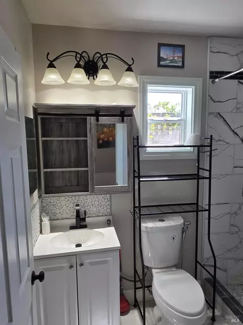 Bath - 1217 Florida St, Vallejo, CA 94590 photo 2 of 3