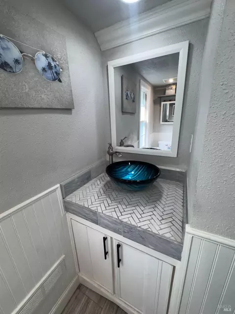 Bath - 1217 Florida St, Vallejo, CA 94590 photo 3 of 6