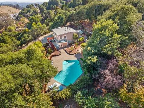 1125 Meadowcrest Dr, Corte Madera, CA 94925