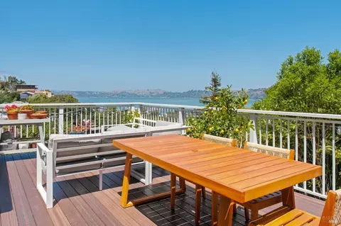 Exterior - 112 Glen Dr, Sausalito, CA 94965 photo 2 of 5