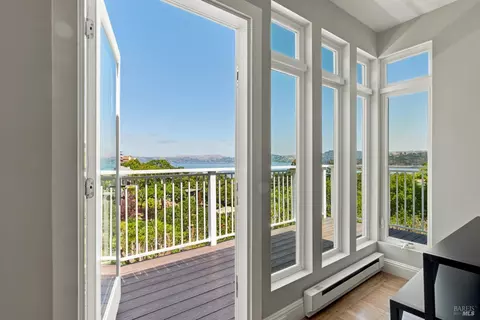 Entry Way - 112 Glen Dr, Sausalito, CA 94965 photo 1 of 3
