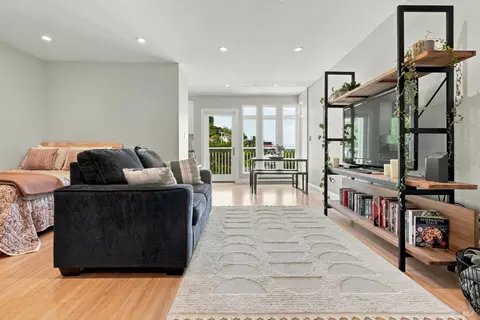 Living - 112 Glen Dr, Sausalito, CA 94965 photo 2 of 4