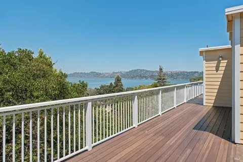 Exterior - 112 Glen Dr, Sausalito, CA 94965 photo 1 of 5