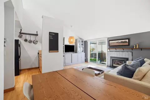 Dining - 178 Courtyards E, Windsor, CA 95492 photo 1 of 1