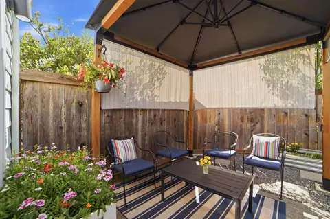 Exterior - 178 Courtyards E, Windsor, CA 95492 photo 3 of 10