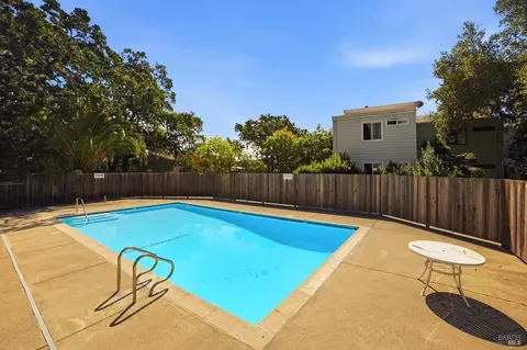 Exterior - 178 Courtyards E, Windsor, CA 95492 photo 10 of 10