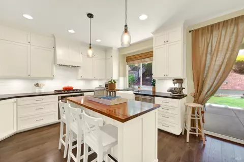 Kitchen - 2440 Skyview Cir, Fairfield, CA 94534 photo 2 of 8