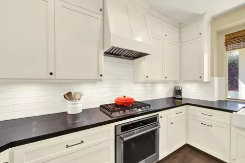 Kitchen - 2440 Skyview Cir, Fairfield, CA 94534 photo 4 of 8