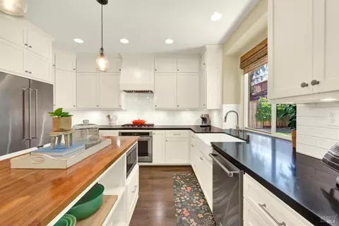 Kitchen - 2440 Skyview Cir, Fairfield, CA 94534 photo 6 of 8