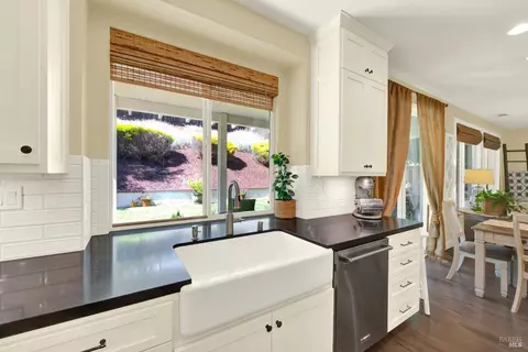 Kitchen - 2440 Skyview Cir, Fairfield, CA 94534 photo 3 of 8