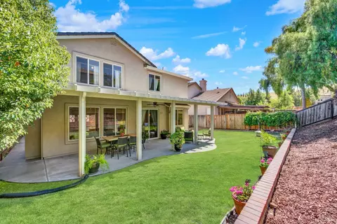 Exterior - 2440 Skyview Cir, Fairfield, CA 94534 photo 7 of 11