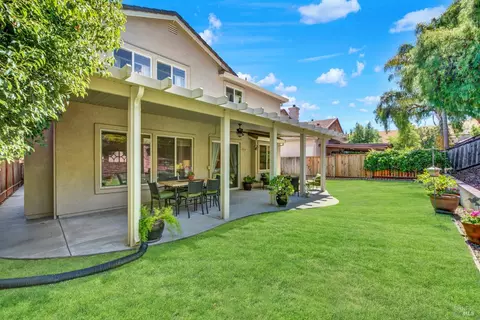 Exterior - 2440 Skyview Cir, Fairfield, CA 94534 photo 2 of 11