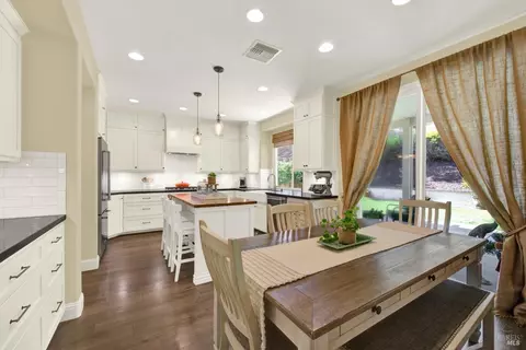 Dining - 2440 Skyview Cir, Fairfield, CA 94534 photo 1 of 5
