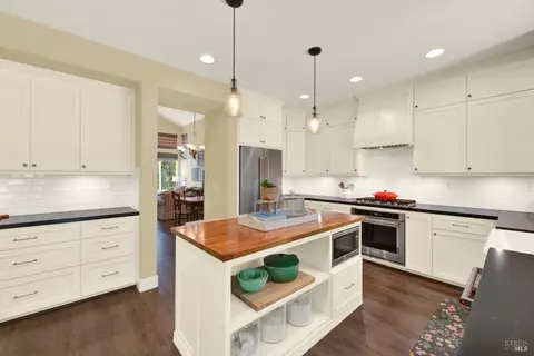 Kitchen - 2440 Skyview Cir, Fairfield, CA 94534 photo 7 of 8