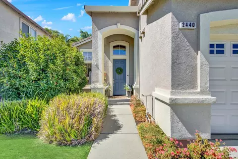 Exterior - 2440 Skyview Cir, Fairfield, CA 94534 photo 10 of 11
